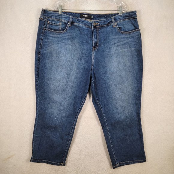torrid Denim - Torrid Plus Size Dark Blue Denim Stretch Mid Rise Cropped Straight Jeans